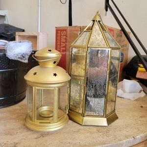 2 gold lanterns